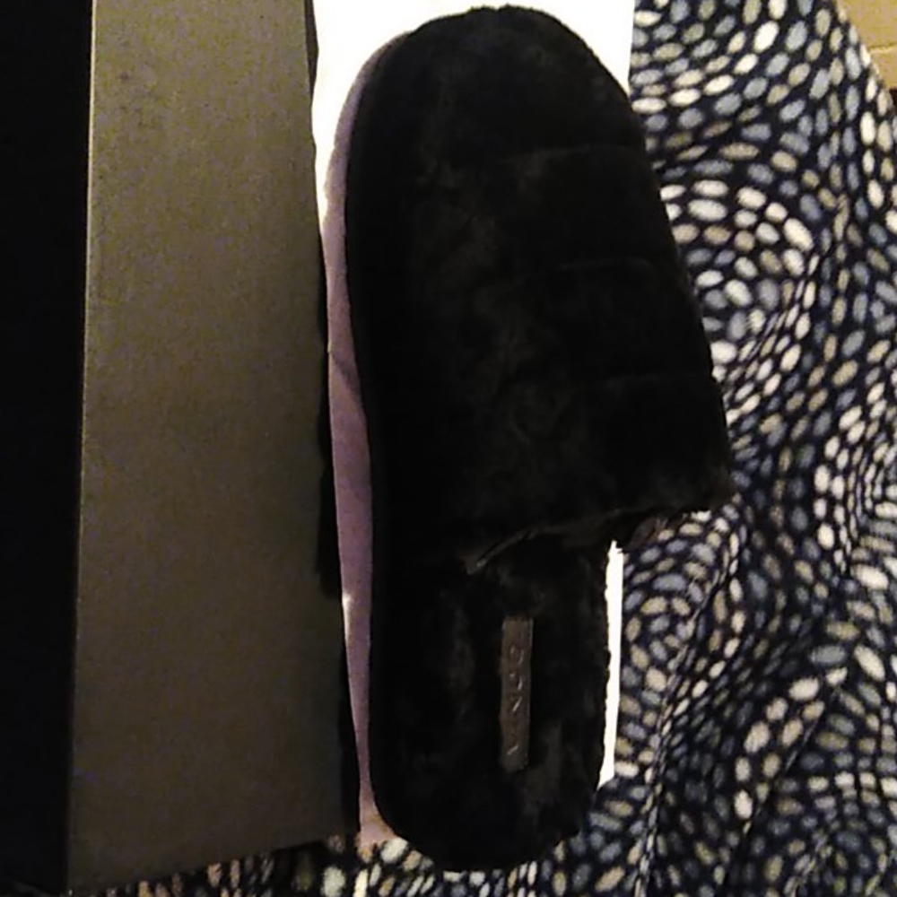 Vince slippers NWT